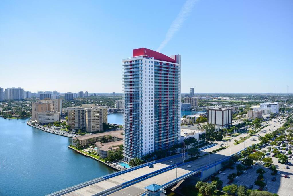 Awesome 2Br Condo Beachwalk Resort ฮาลลันเดลบีช ภายนอก รูปภาพ