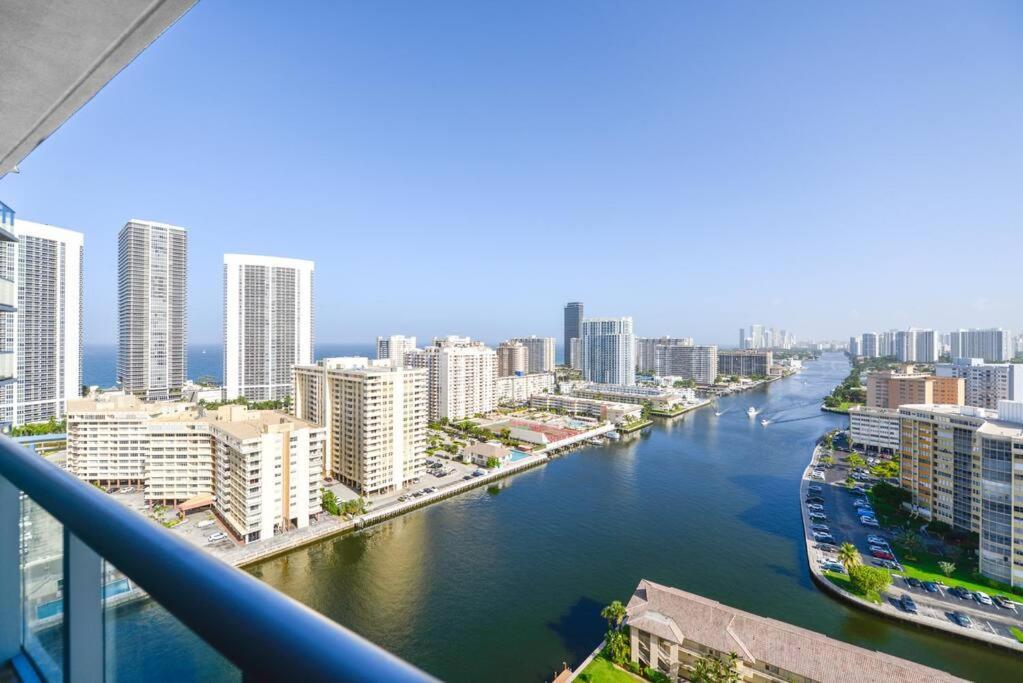 Awesome 2Br Condo Beachwalk Resort ฮาลลันเดลบีช ภายนอก รูปภาพ